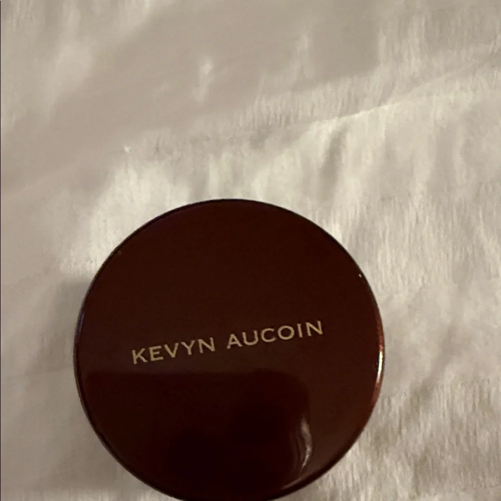 Kevyn Aucoin sensual skin enhancer shade sx 16 like new